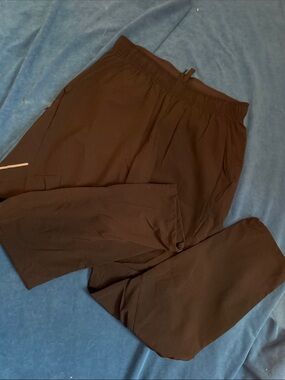 Athletic works size M Black Elastic-Waist Pants. Pockets and dry fit